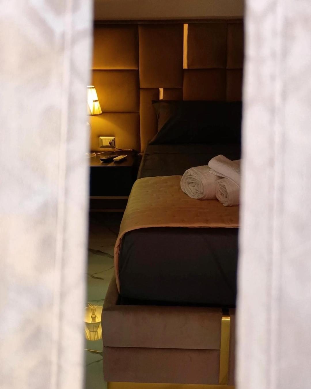 Hotel La Finestra Sul Borgo Napoli Esterno foto